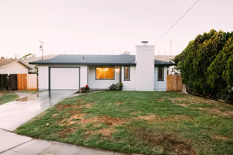 1019 Brookside Dr, Clovis, CA 93612 photo 1