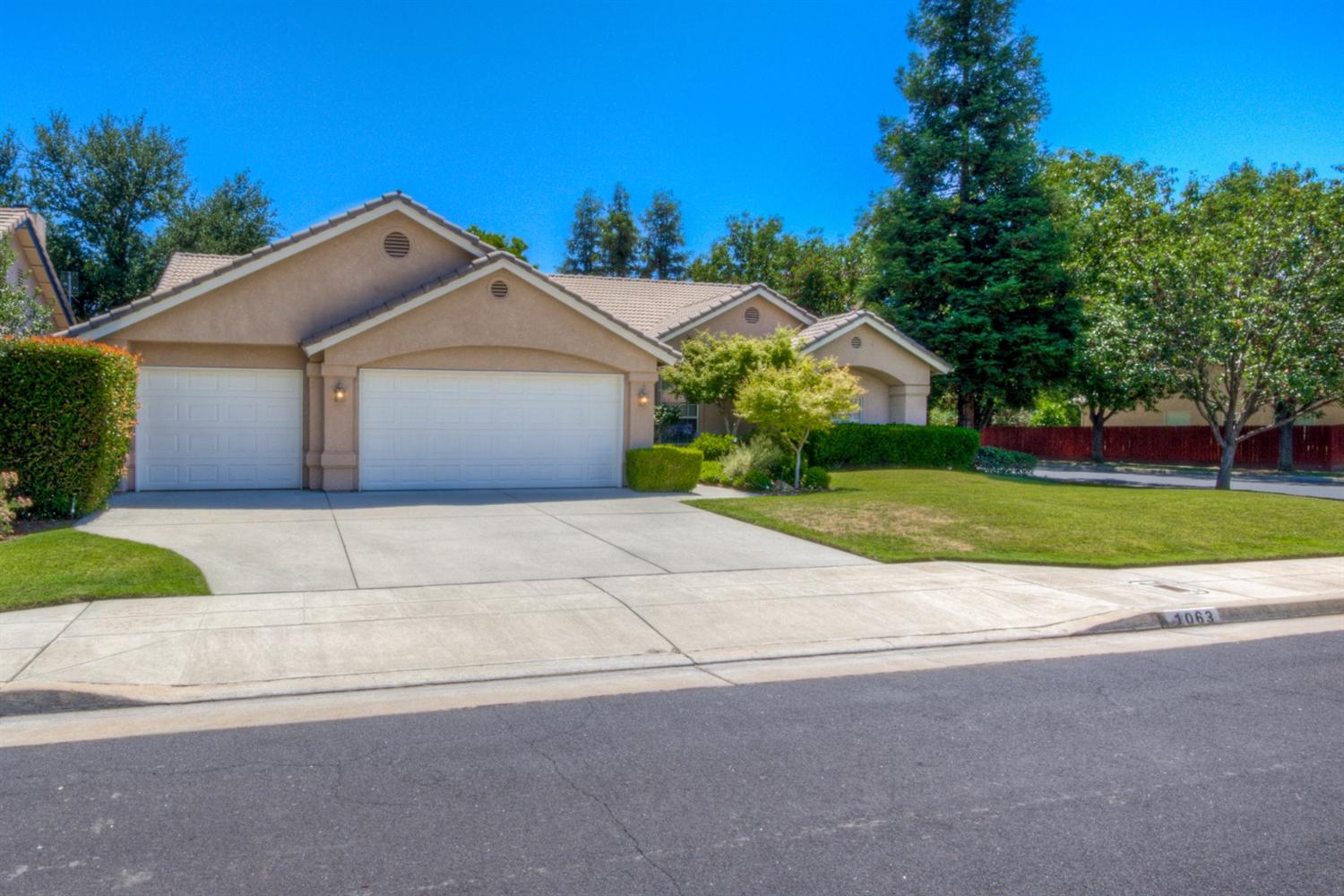 1063 N Karen Ave, Clovis, CA 93611 photo 1