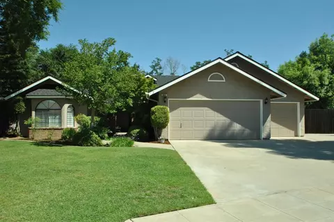 914 Filbert Ave, Clovis, CA 93611 photo 1