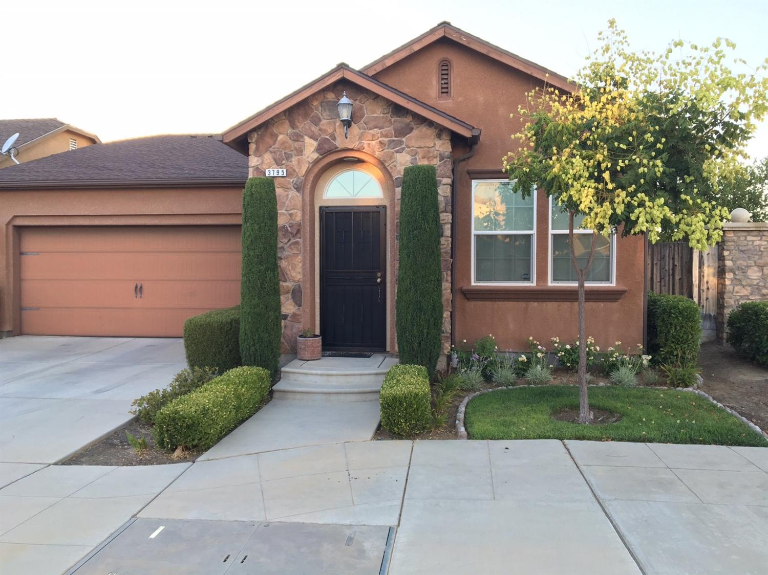 3795 Richmond Ave, Clovis, CA 93619 photo 1