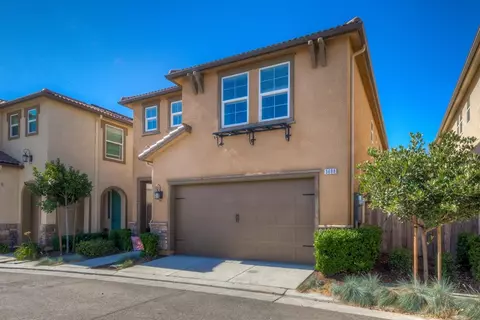 3688 Richmond Ave, Clovis, CA 93619 photo 1