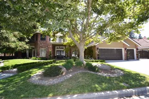 957 N Citadel Ave, Clovis, CA 93611 photo 1