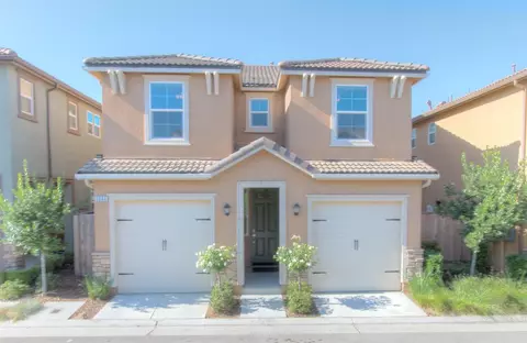 3664 Richmond Ave, Clovis, CA 93619 photo 1