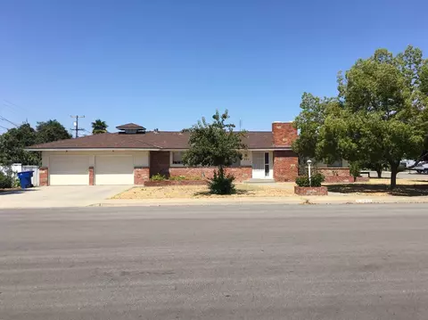 201 O St, Sanger, CA 93657 photo 1