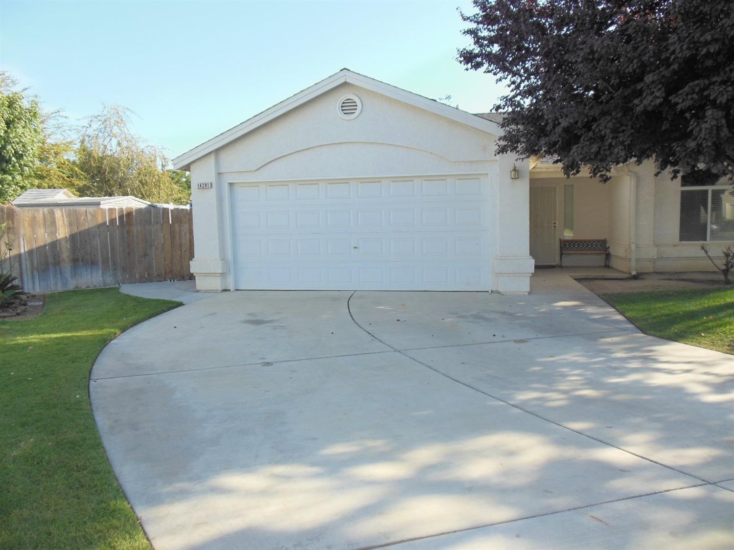 14291 W Sheri St, Kerman, CA 93630 photo 1