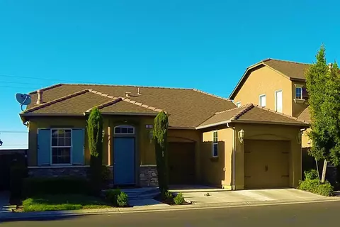 4225 Serena Ln, Clovis, CA 93619 photo 1