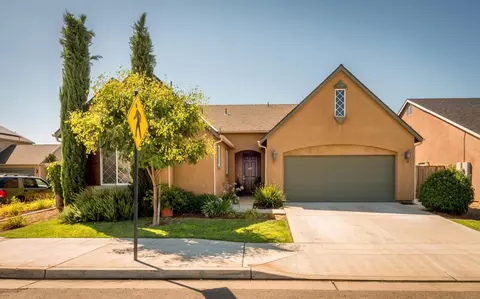 4066 Richmond Ave, Clovis, CA 93619 photo 1