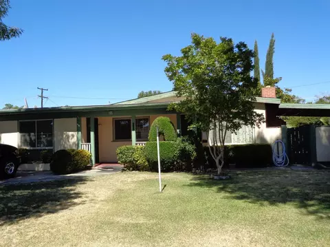210 Fink Ave, Sanger, CA 93657 photo 1