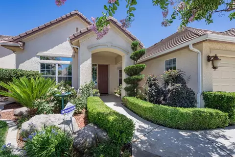 829 Megan Ave, Clovis, CA 93611 photo 1