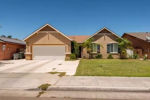 4591 E Burns Ave, Fresno, CA 93725 photo 1