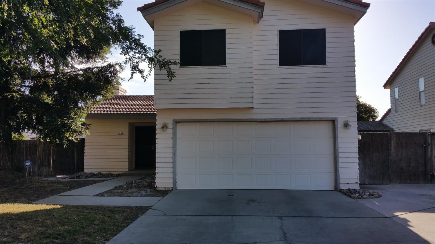550 Chablis Ave, Madera, CA 93637 photo 1