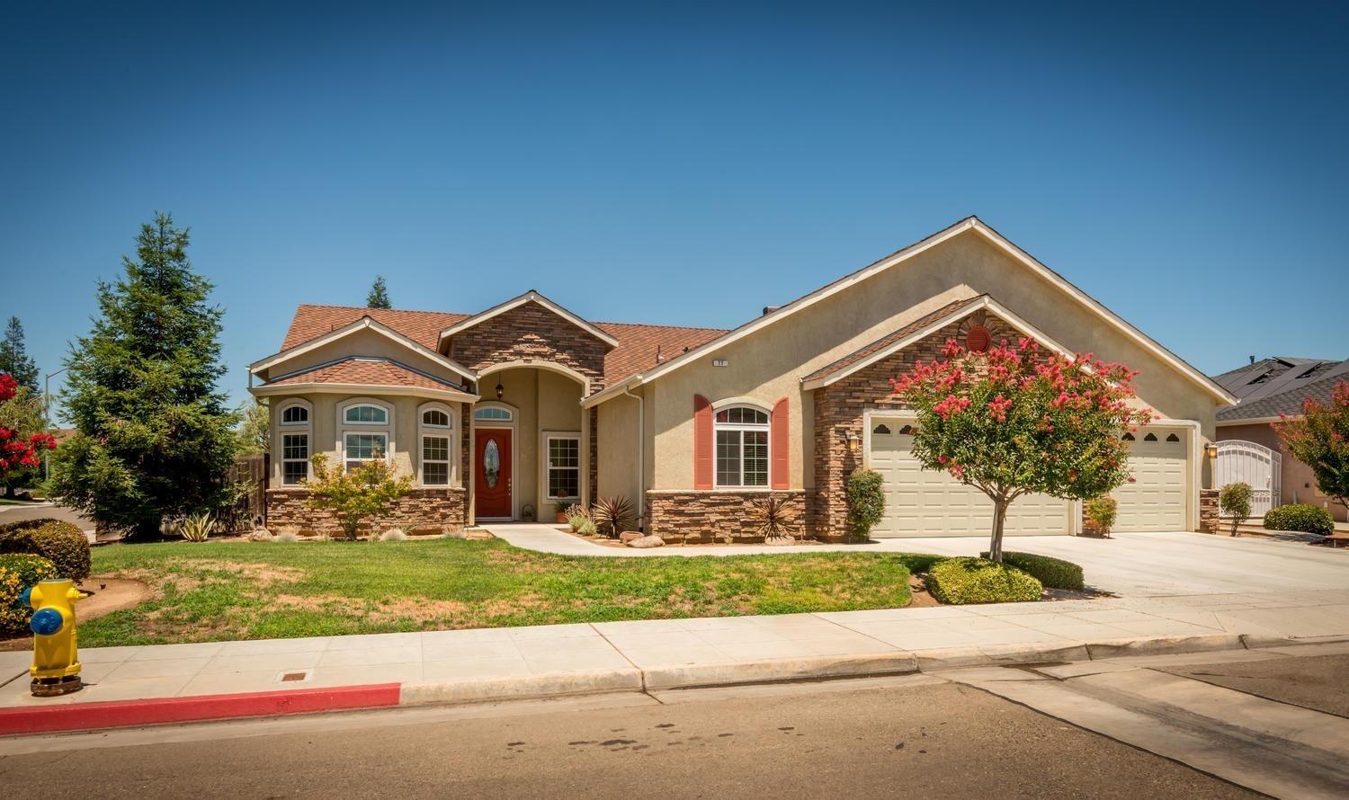 77 W Menlo Ave, Clovis, CA 93612 photo 1