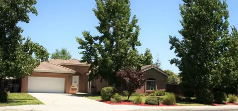 2447 Armstrong Ave, Clovis, CA 93611 photo 1