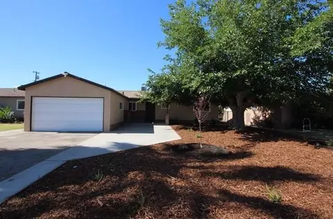 15477 W E St, Kerman, CA 93630 photo 1