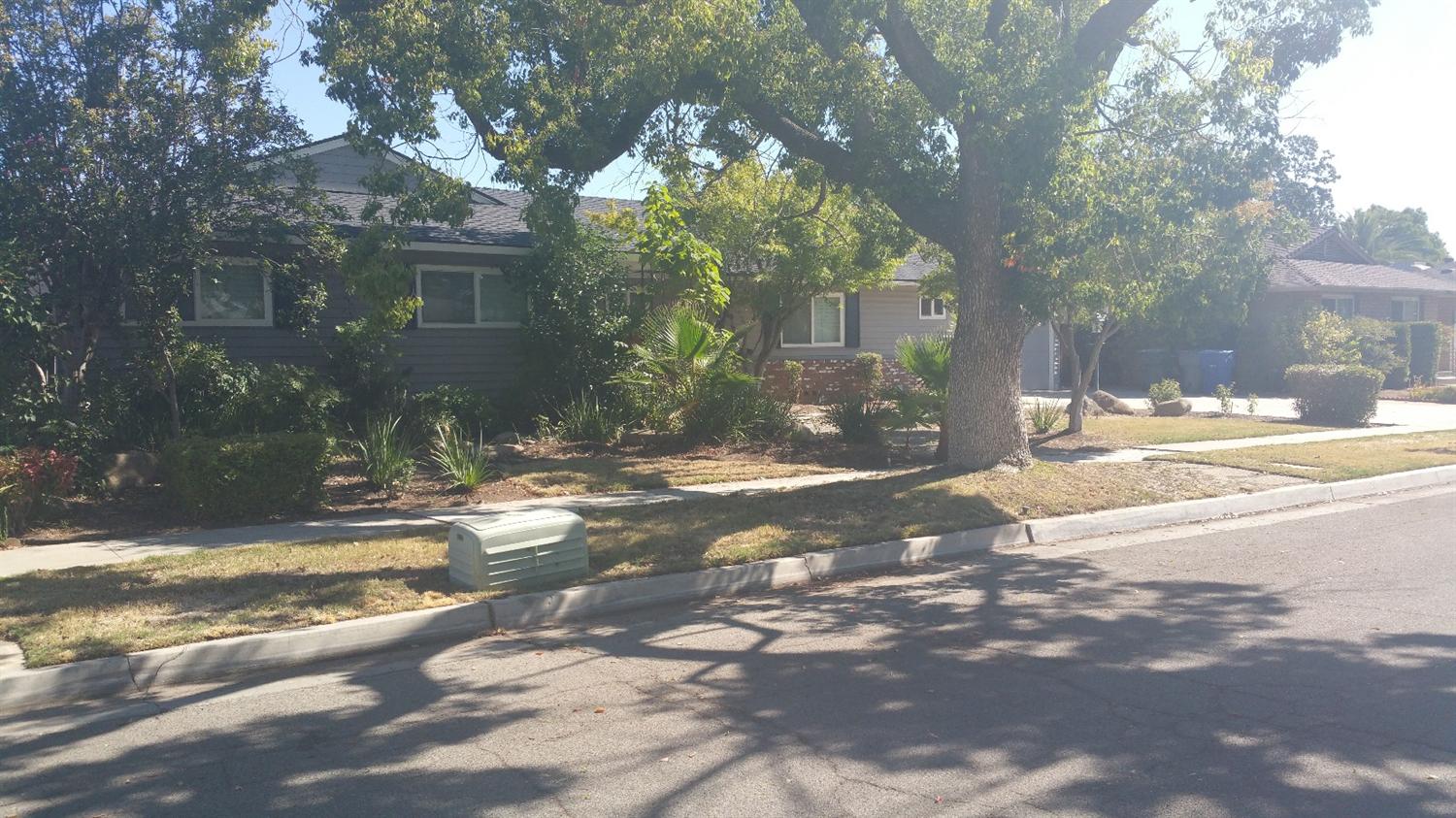 1712 E Stuart Ave, Fresno, CA 93710 photo 1
