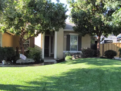33 W Bedford Ave, Clovis, CA 93611 photo 1