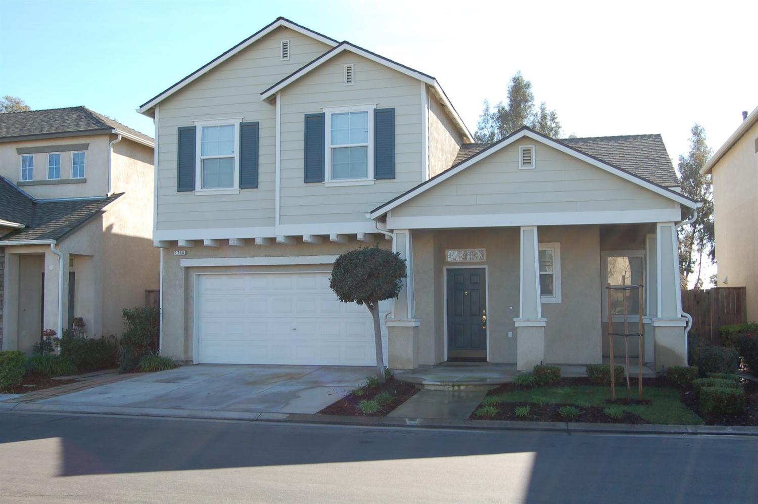 1758 Glen Oban Ln, Clovis, CA 93619 photo 1