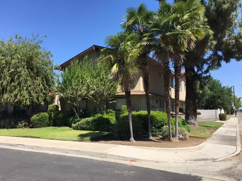 811 W Pico Ave, Clovis, CA 93612 photo 1