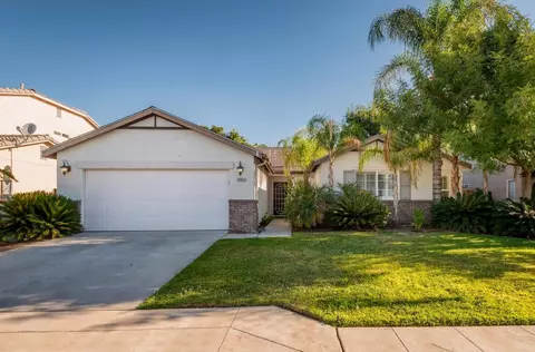 6085 E Hampton Way, Fresno, CA 93727 photo 1