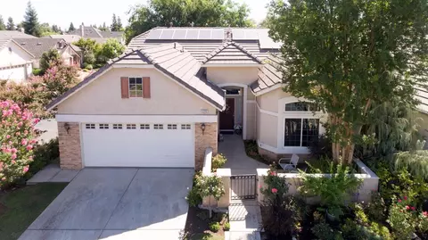 2292 Dawson Cove Ln, Clovis, CA 93611 photo 1