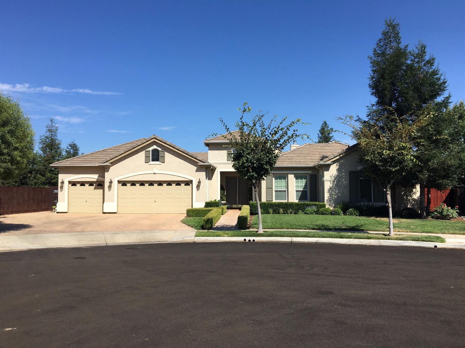 787 W Omaha Ave, Clovis, CA 93619 photo 1