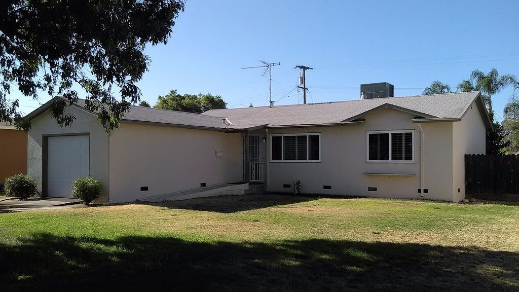 15473 W D St, Kerman, CA 93630 photo 1