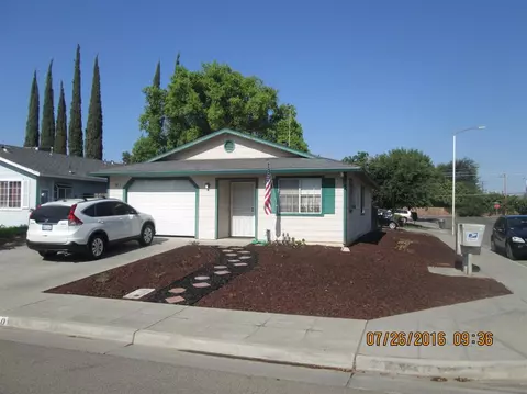 700 Deerwood Ct, Madera, CA 93637 photo 1