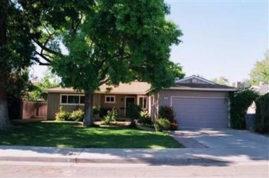 129 W Ashcroft, Clovis, CA 93612 photo 1