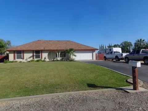 17486 Camden Dr, Madera, CA 93638 photo 1