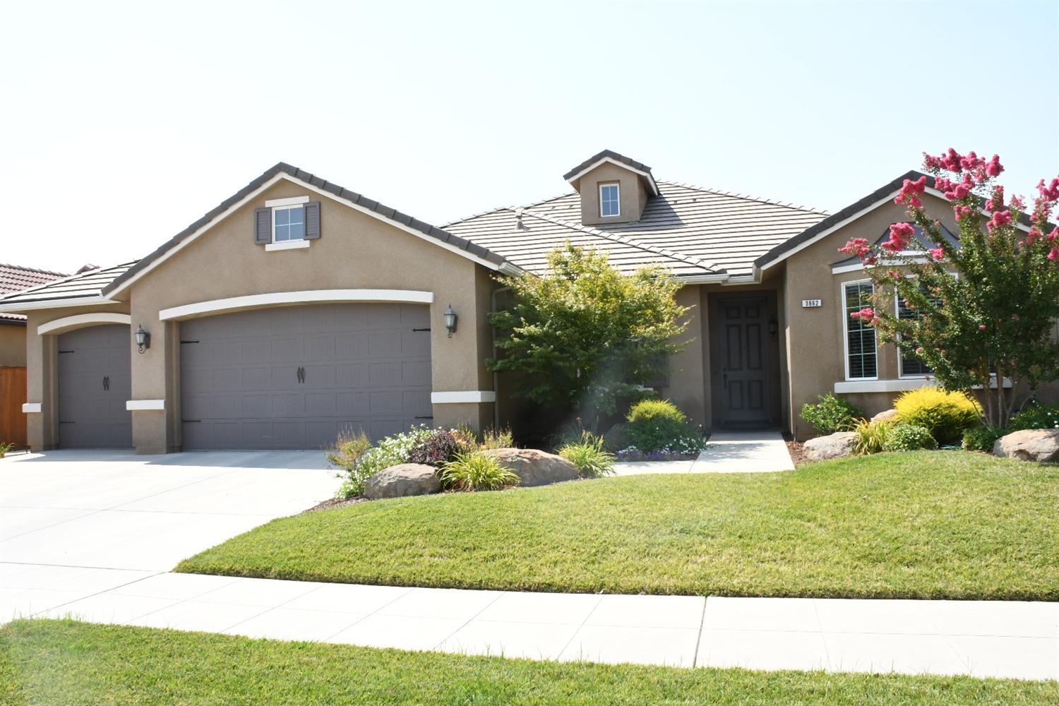 3862 Serena Ave, Clovis, CA 93619 photo 1