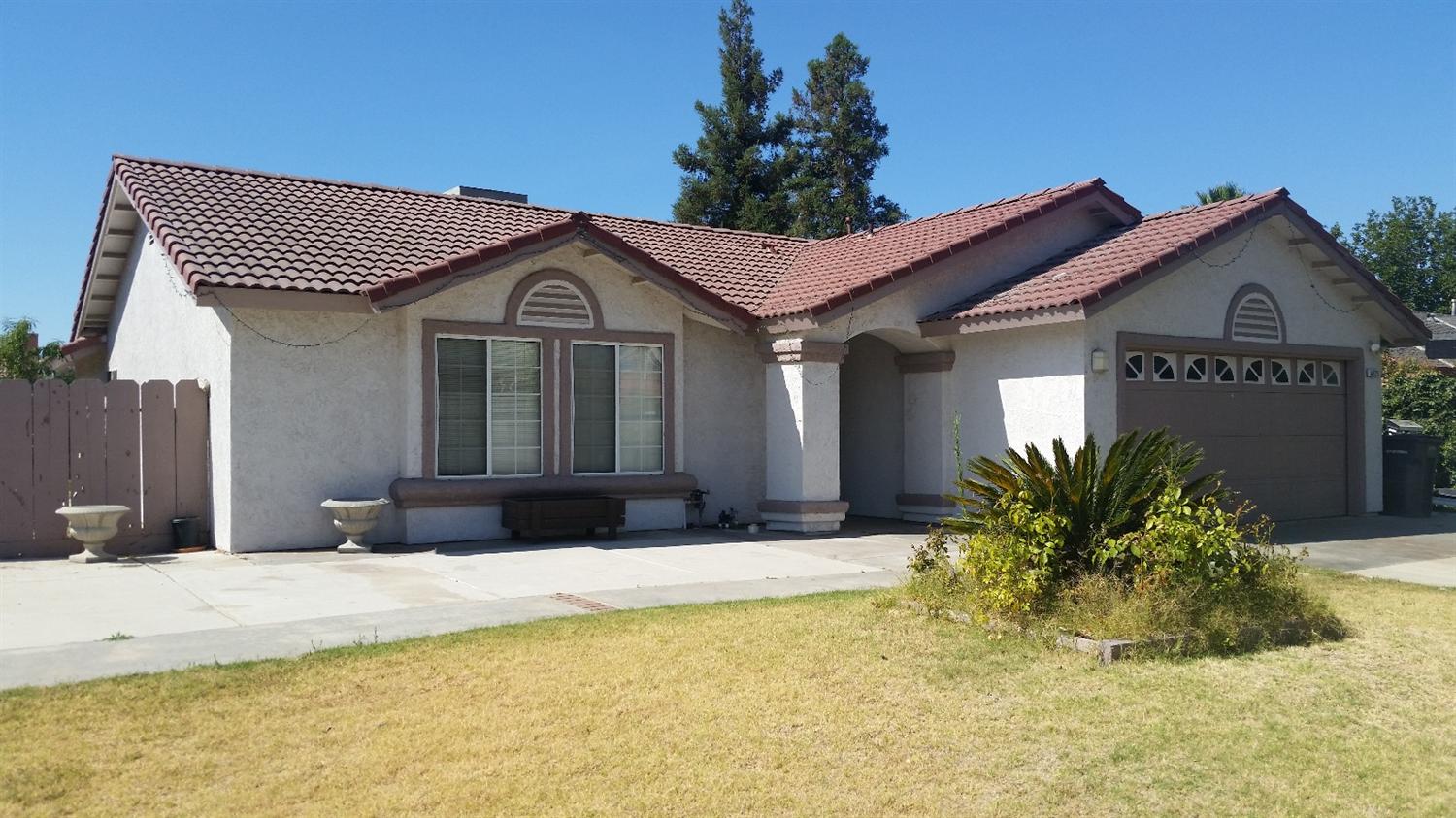 14529 W Stanislaus Ave, Kerman, CA 93630 photo 1