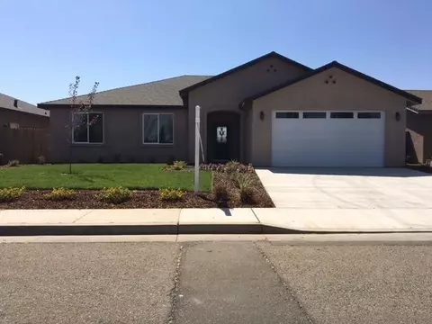 1803 S Greene St, Dinuba, CA 93618 photo 1