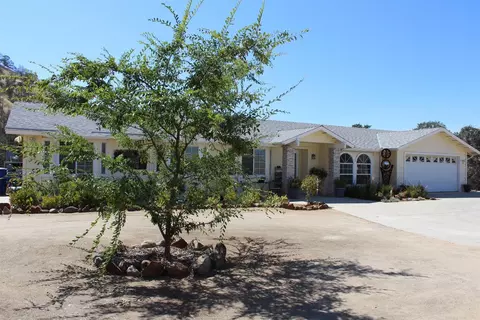 6873 Rodeo Dr, Sanger, CA 93657 photo 1