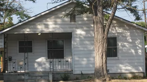 835 E St, Reedley, CA 93654 photo 1