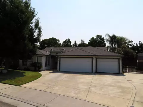 2279 Pine St, Hanford, CA 93230 photo 1