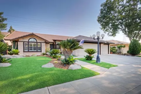 2087 Windsor Ave, Clovis, CA 93611 photo 1