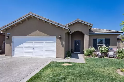1180 S Berry Dr, Madera, CA 93637 photo 1