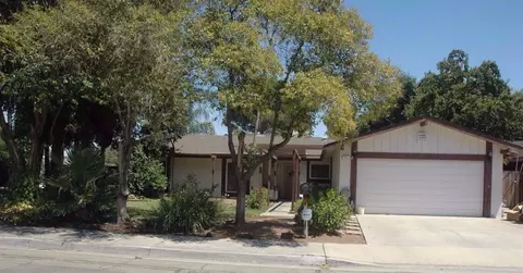 815 Miami Ave, Clovis, CA 93611 photo 1