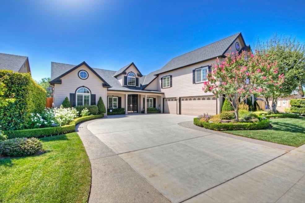 468 W Loyola Ave, Clovis, CA 93619 photo 1