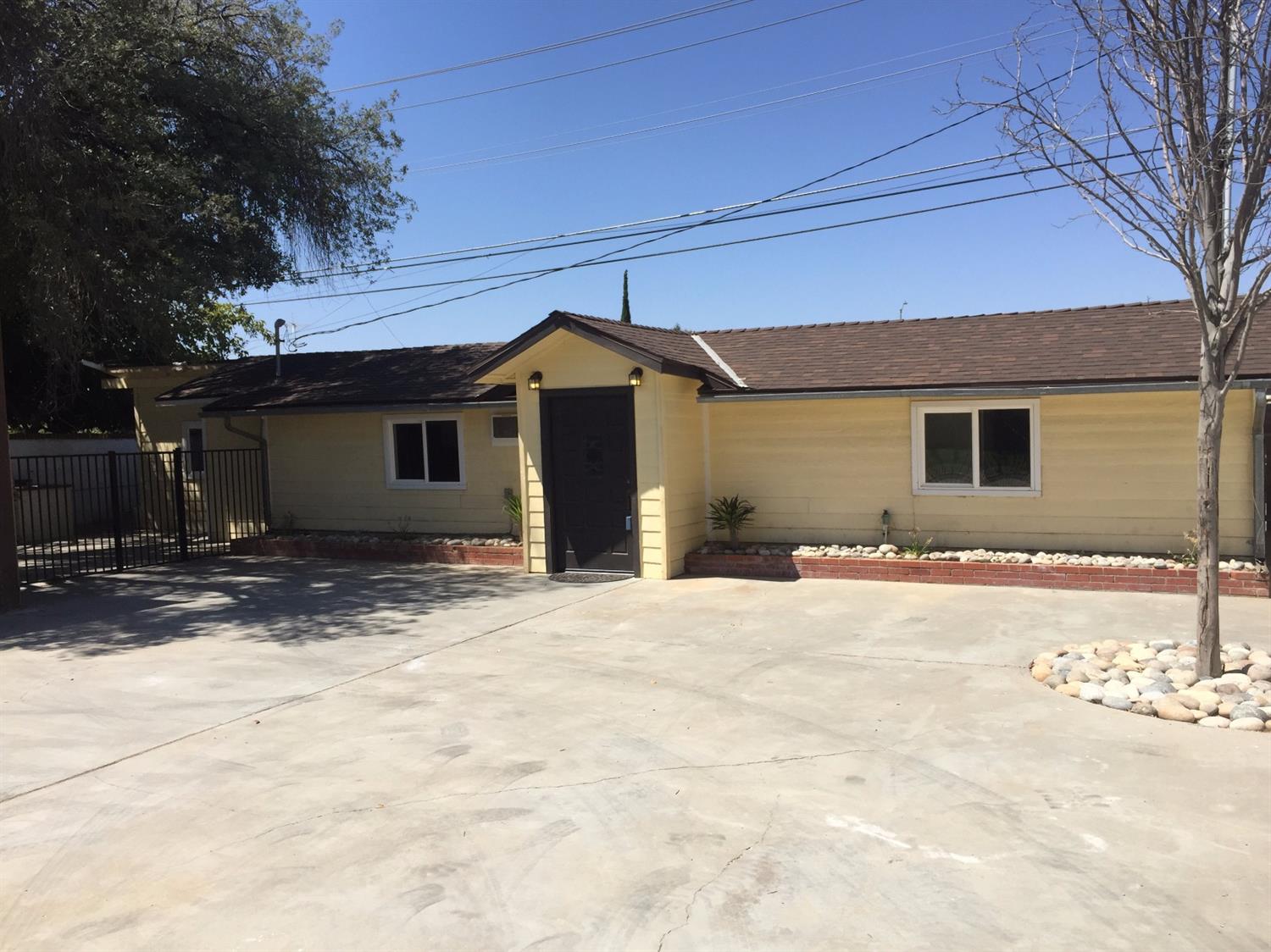1545 Fourth St, Clovis, CA 93611 photo 1