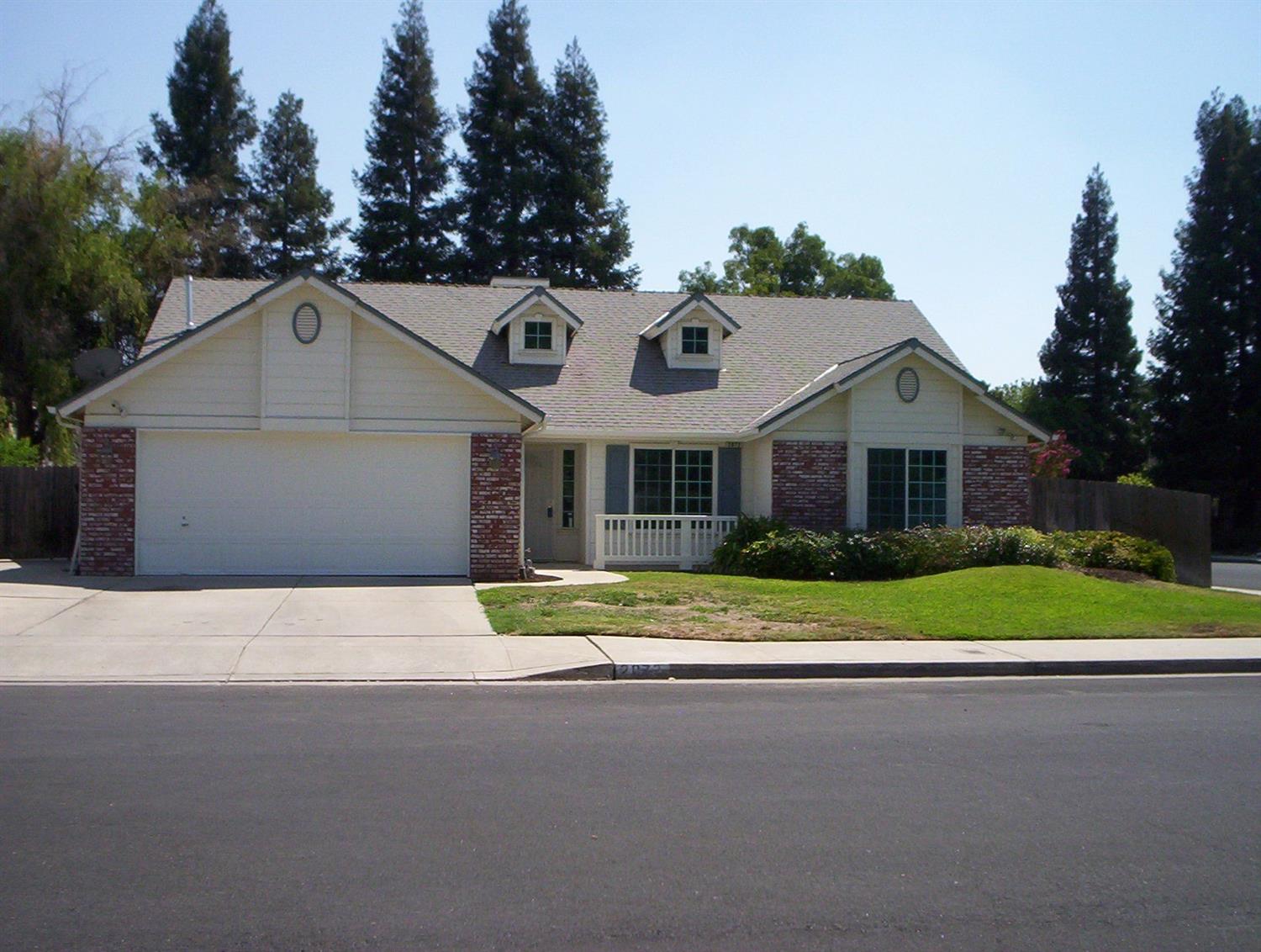 2072 Birch Ave, Clovis, CA 93611 photo 1
