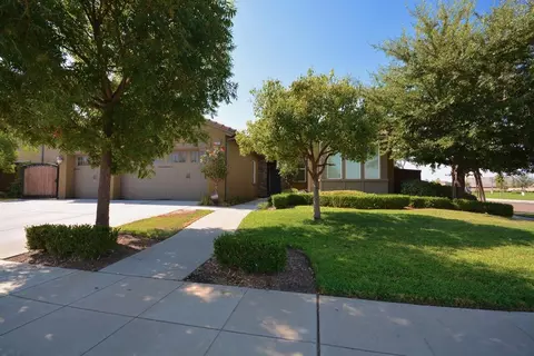 3208 Beverly Ave, Clovis, CA 93619 photo 1