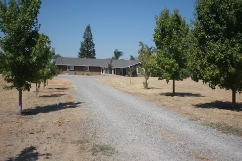 15334 Monreal Rd, Madera, CA 93636 photo 1