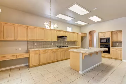 2121 Serena Ave, Clovis, CA 93619 photo 1