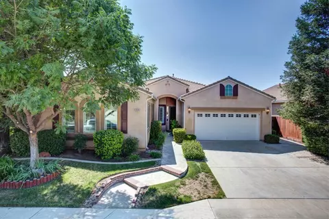 1858 N Carolina Ave, Clovis, CA 93619 photo 1