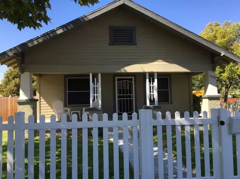 2102 7th St, Sanger, CA 93657 photo 1