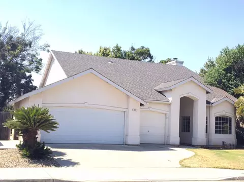 282 W Kelly Ave, Clovis, CA 93611 photo 1