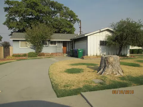 319 N 2nd St, Fowler, CA 93625 photo 1