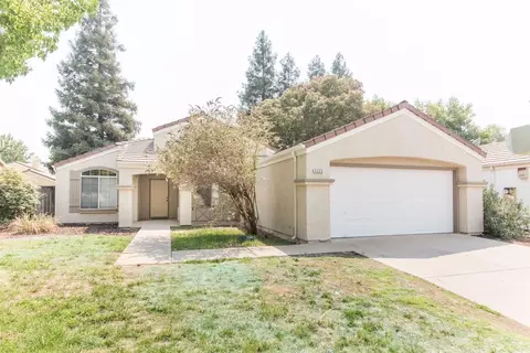 2323 E Fallbrook Ave, Fresno, CA 93720 photo 1