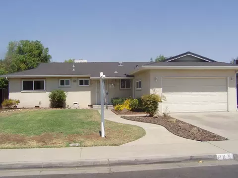 985 W National Ave, Clovis, CA 93612 photo 1